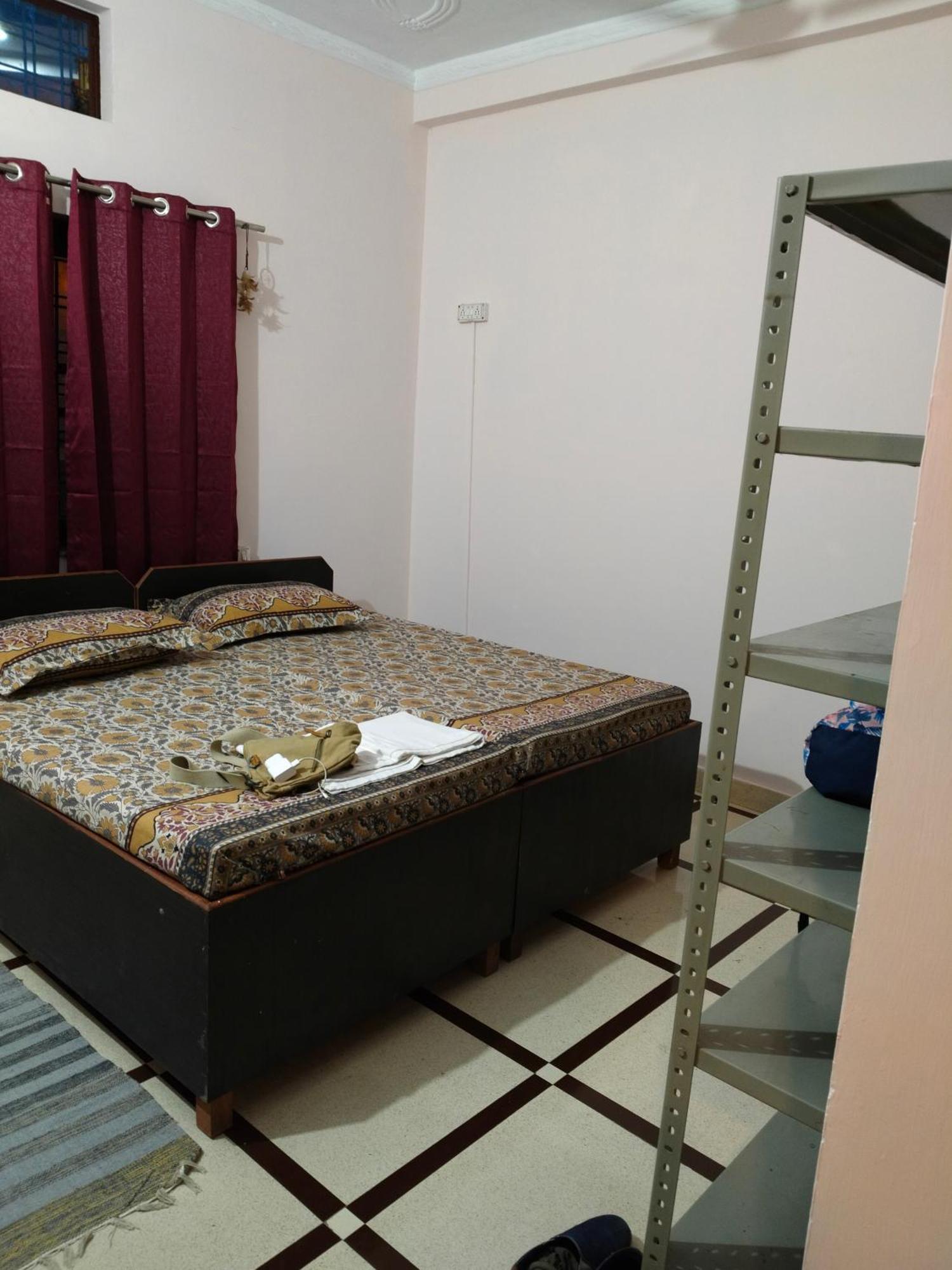 Tebaar Backpackers Hostel Rishikesh Room photo