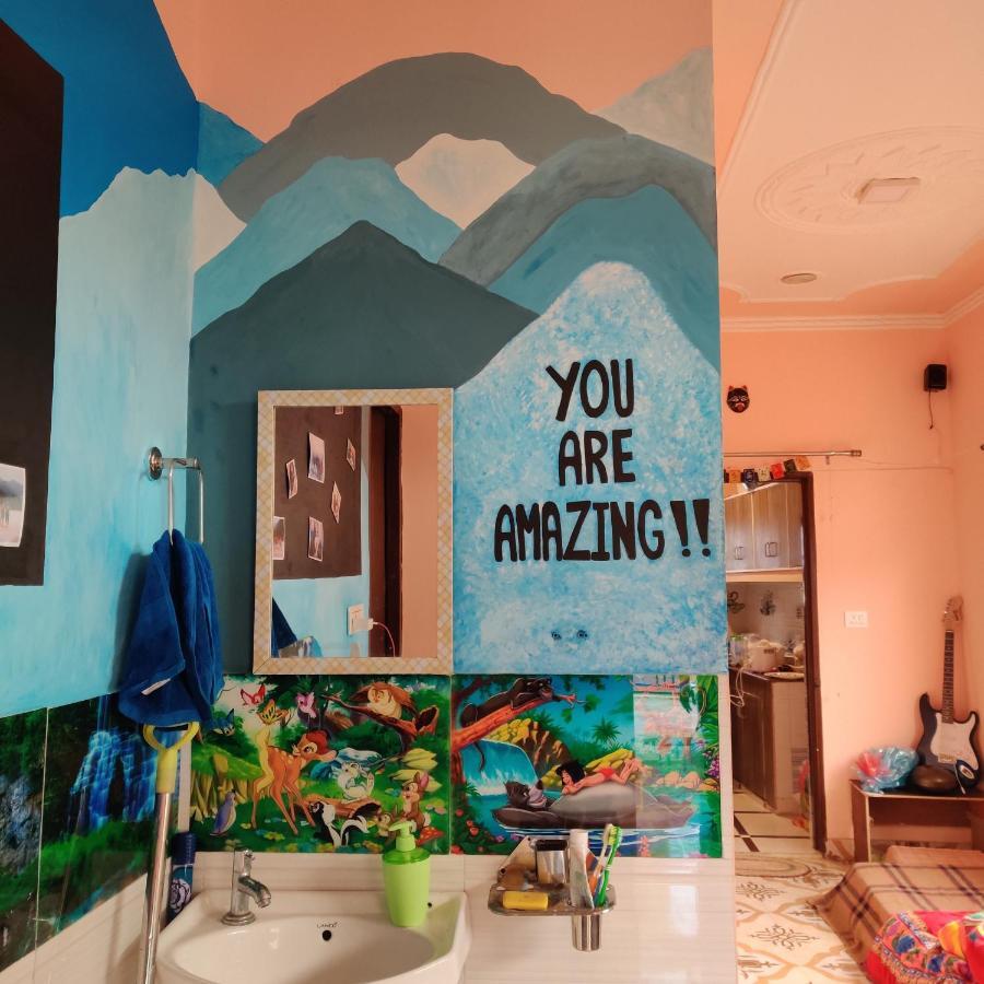 Tebaar Backpackers Hostel Rishikesh Exterior photo