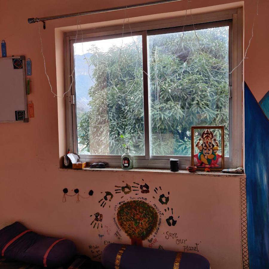 Tebaar Backpackers Hostel Rishikesh Exterior photo